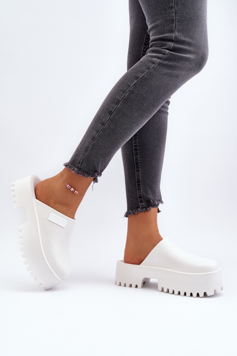 1020888 Flip-flops model 194121 Step in style