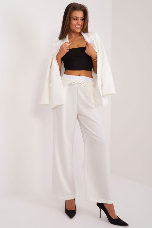 1027287 Women trousers model 196171 Italy Moda