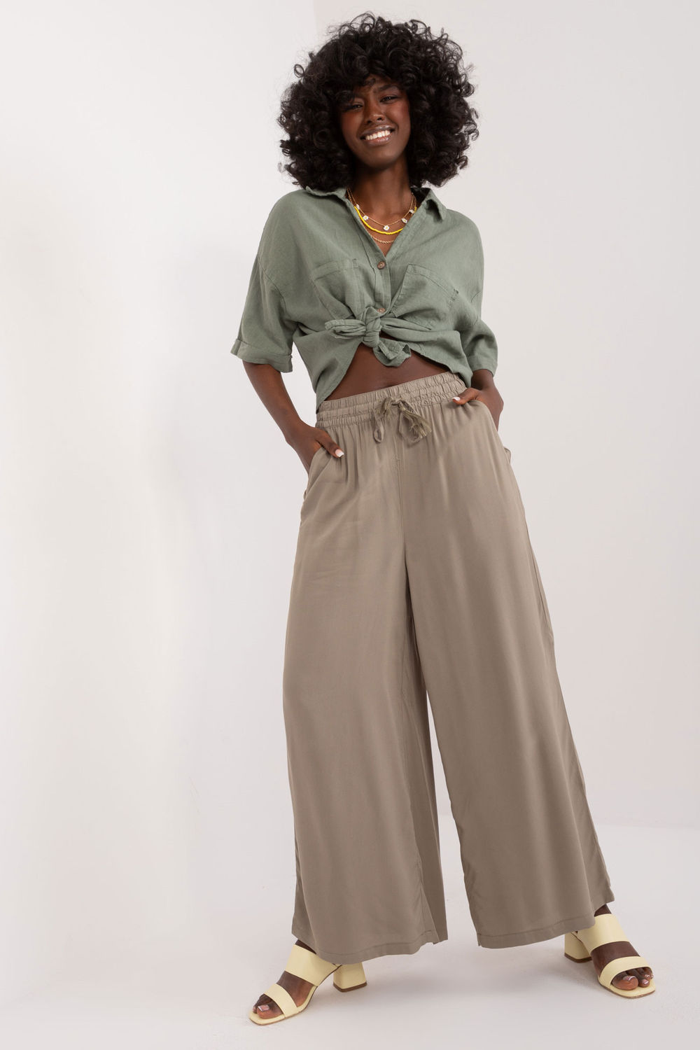 1031620 Women trousers model 197537 Sublevel