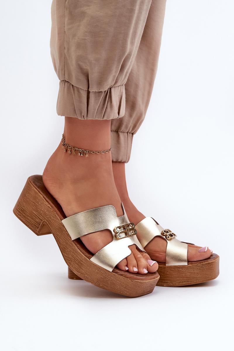 1031954 Flip-flops model 197658 Step in style
