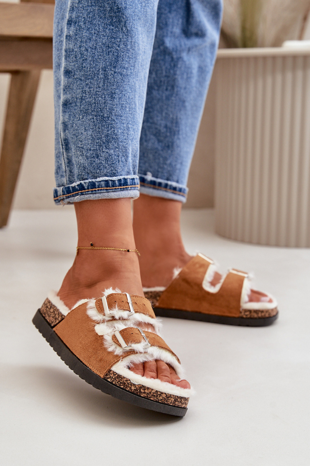 1038260 Slippers model 199898 Step in style