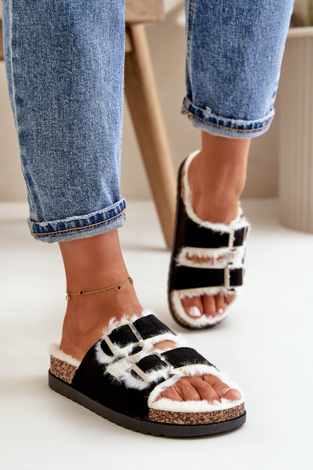 1038263 Slippers model 199899 Step in style