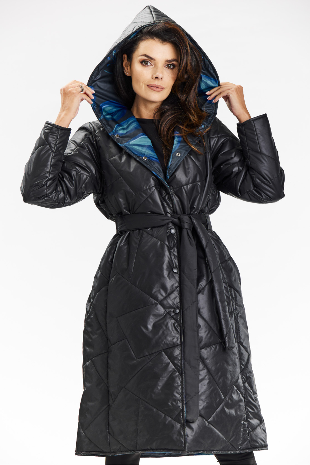 1040042 Coat model 200547 awama