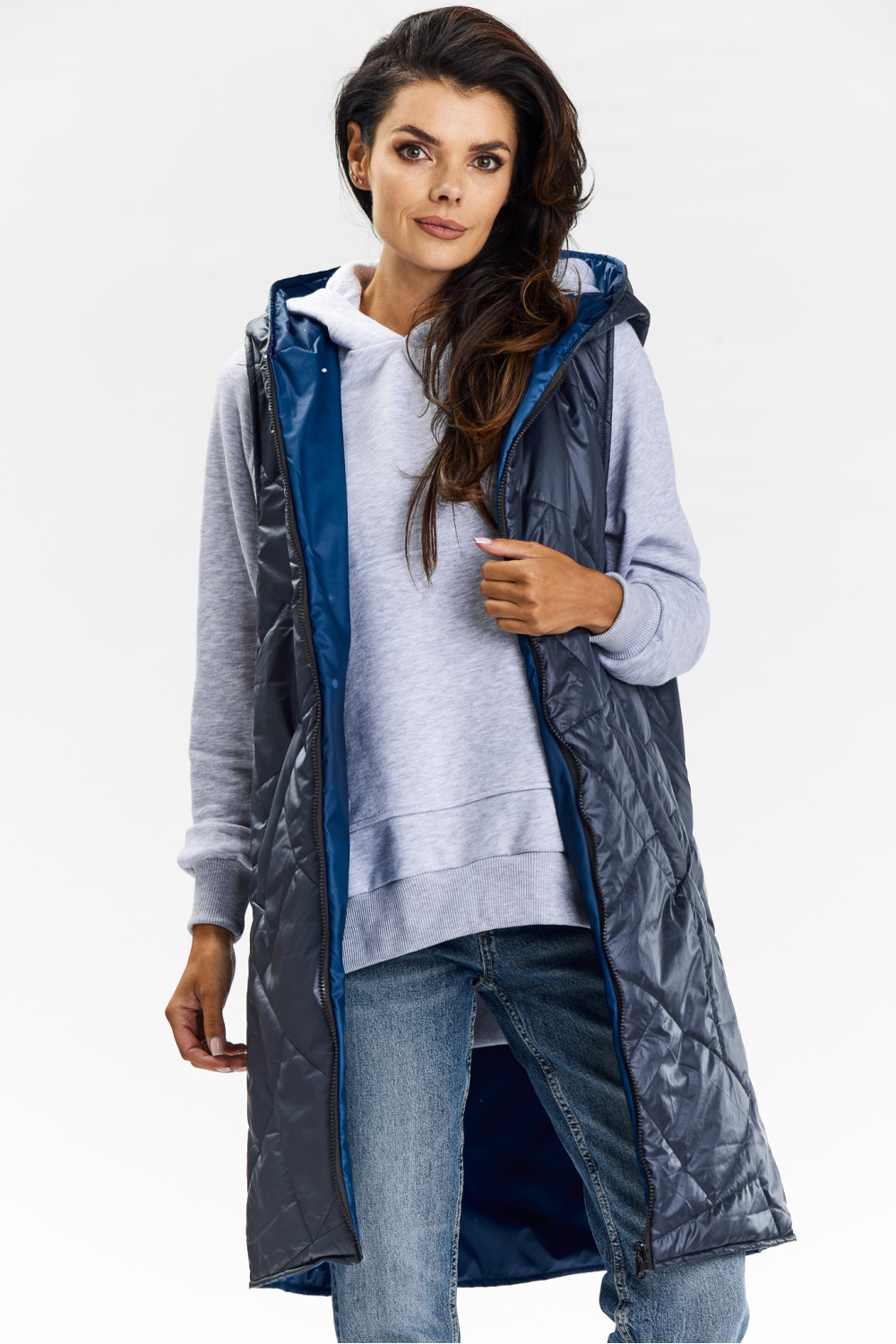 1040061 Gilet model 200552 awama