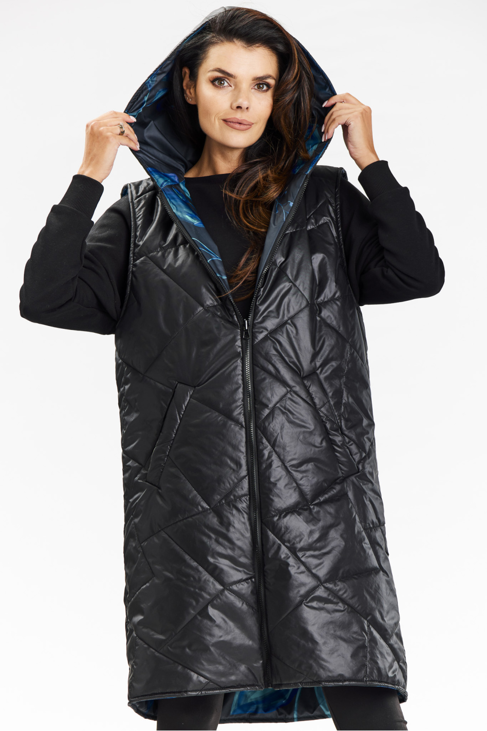1040065 Gilet model 200553 awama
