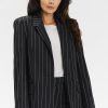 1040095 Jacket model 200561 awama