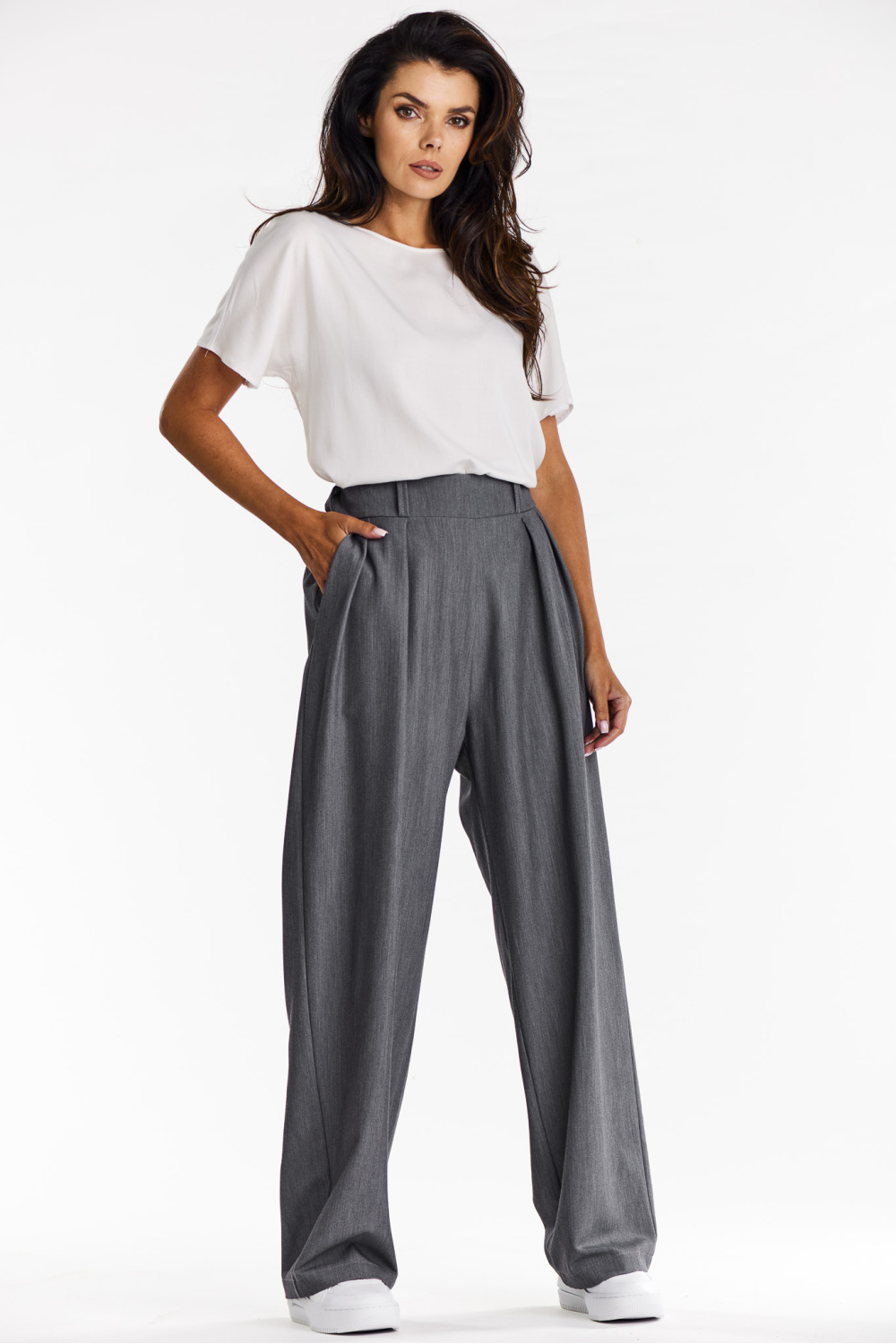 1040131 Women trousers model 200571 awama
