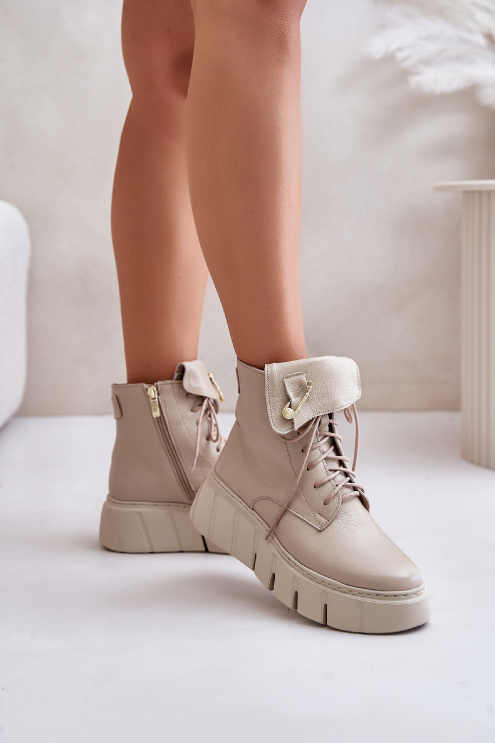 1042085 Buskin boots model 201184 Step in style