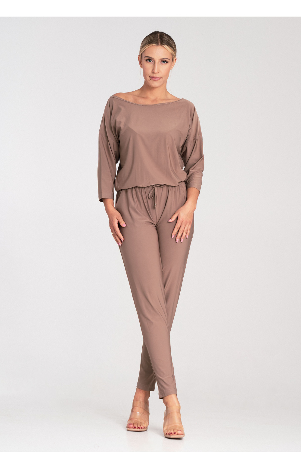 1043048 Suit model 201499 Figl