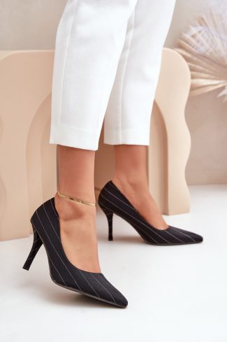 1049275 High heels model 203544 Step in style