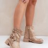 Boots model 203871 Step in style