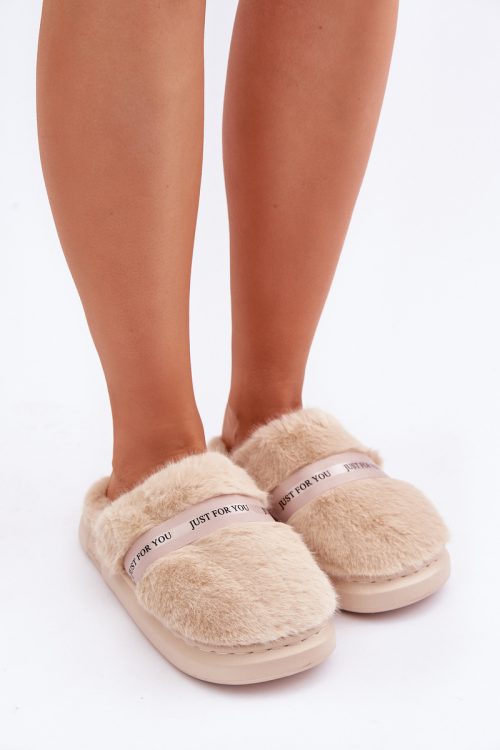 1053660 Slippers model 204933 Step in style