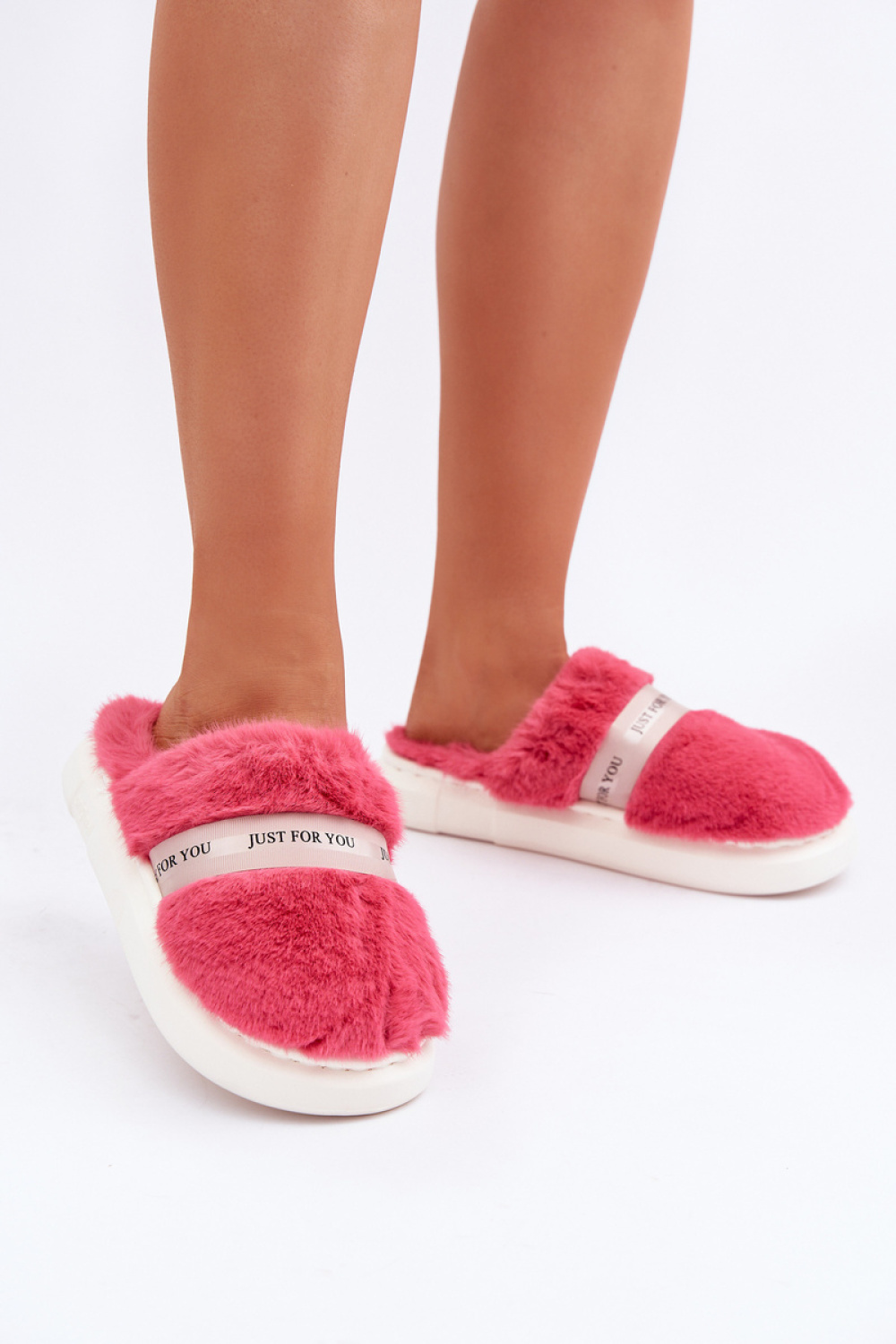 1053663 Slippers model 204934 Step in style