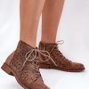 1065390 Boots model 208795 Step in style