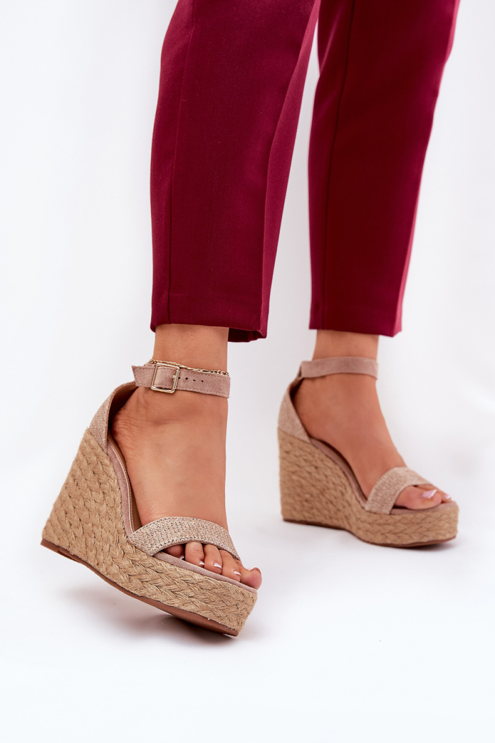 1068327 Buskin model 209911 Step in style