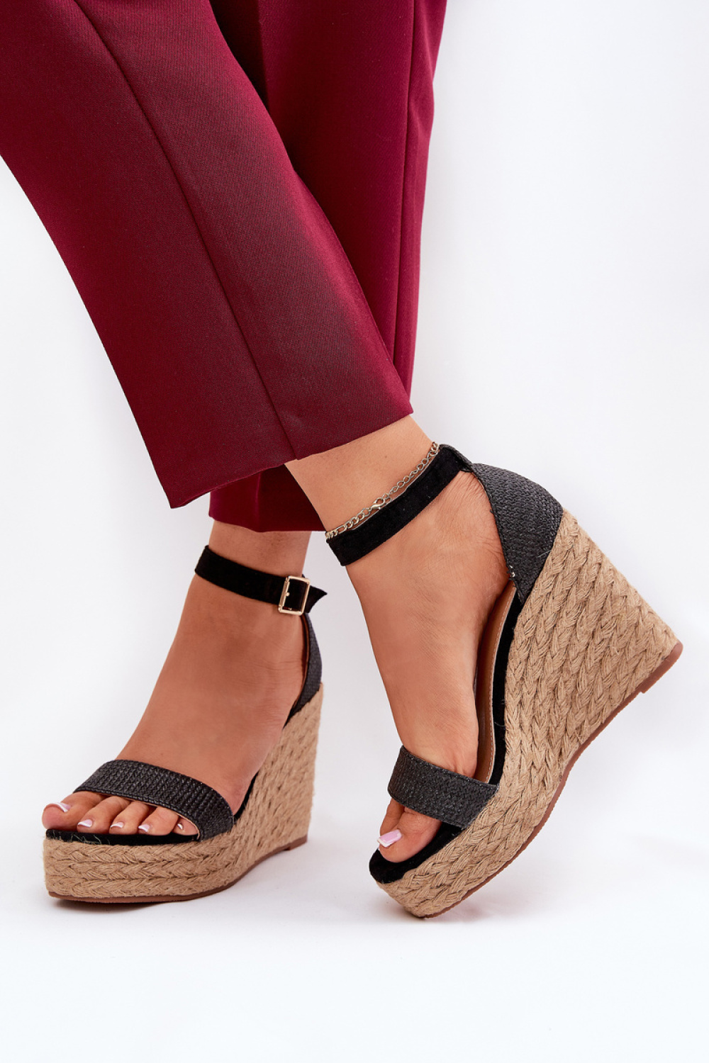 1068330 Buskin model 209912 Step in style