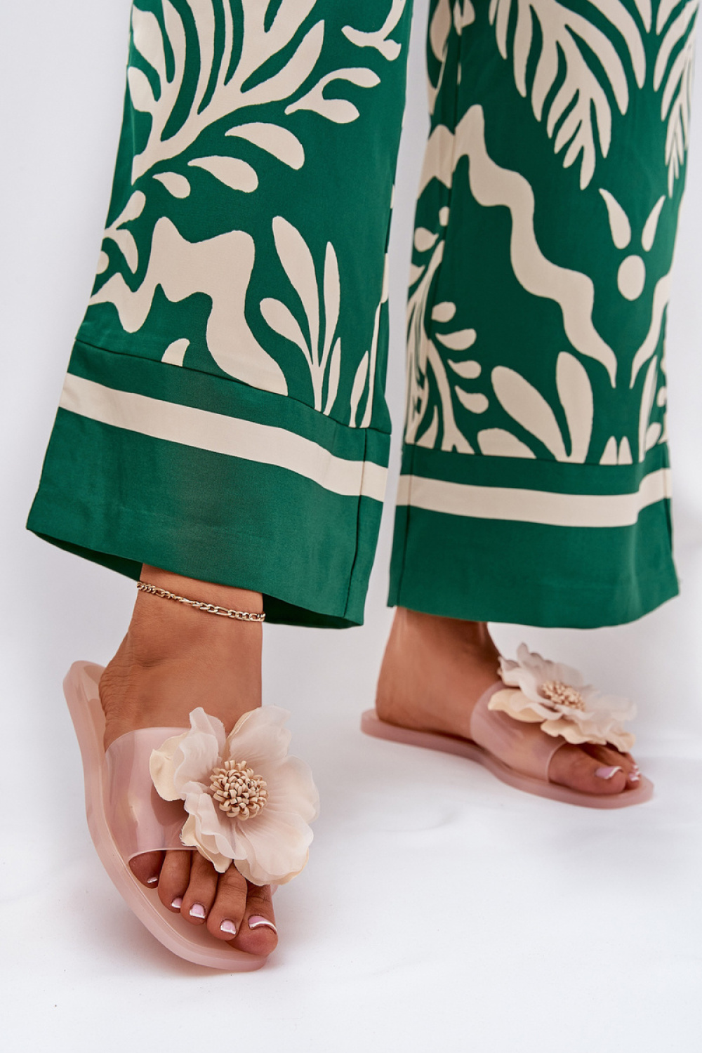 1068528 Flip-flops model 209978 Step in style