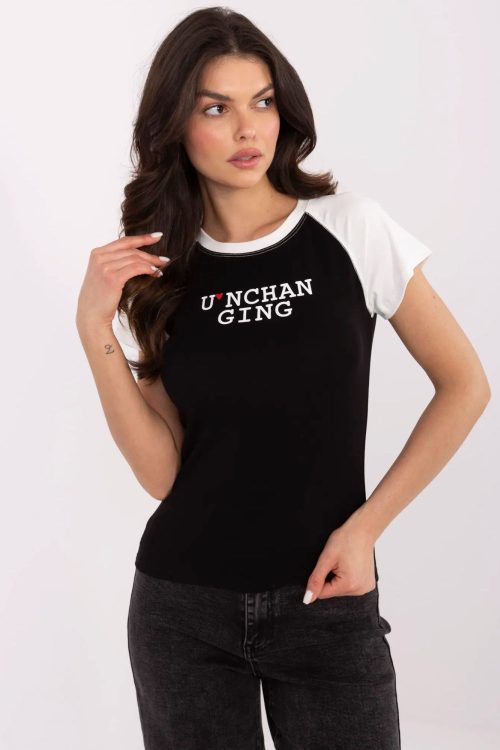 1068947 T-shirt model 210115 NM