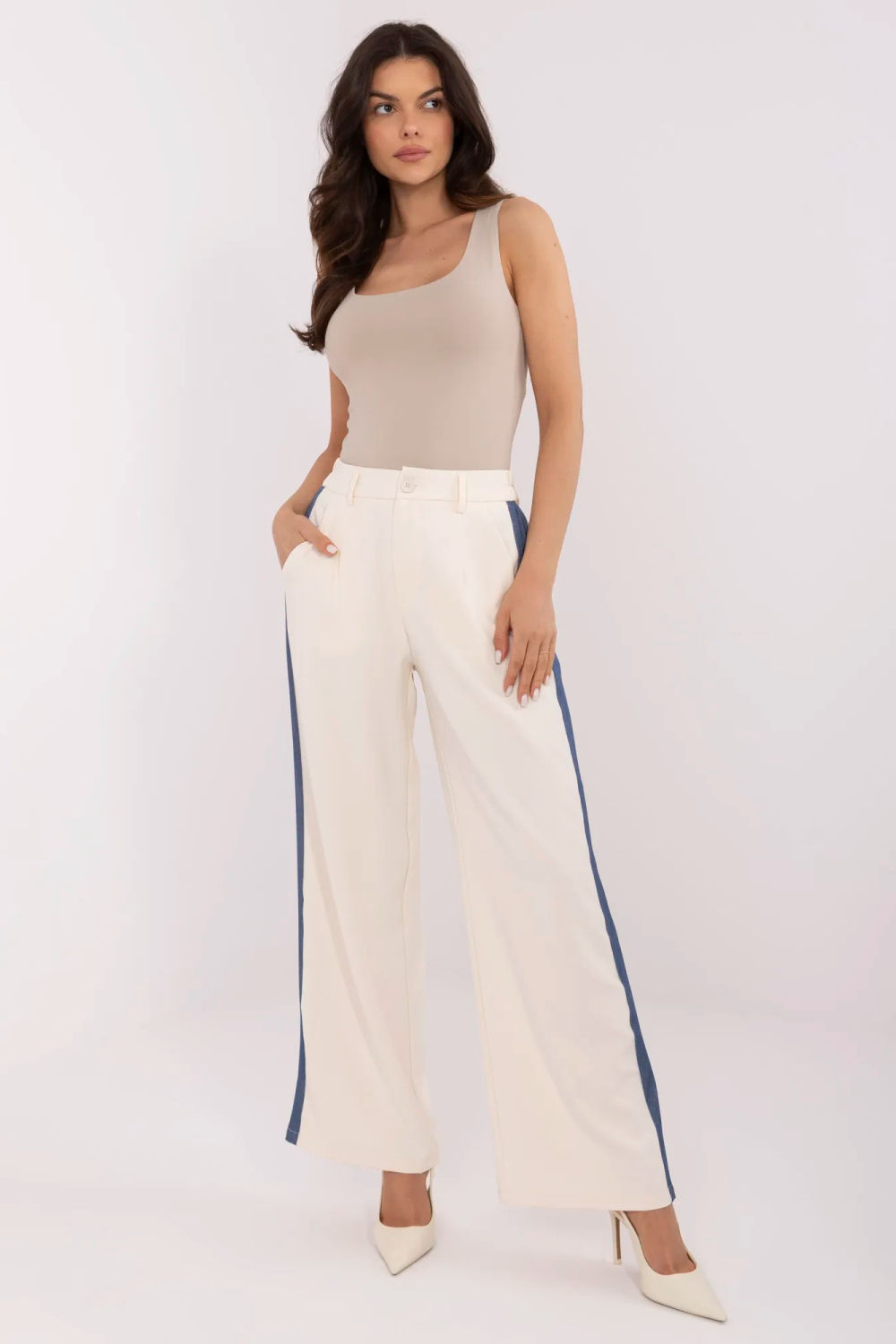 1072592 Women trousers model 211177 NM