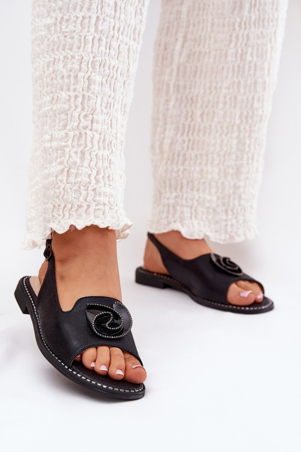 1073938 Sandals model 211633 Step in style
