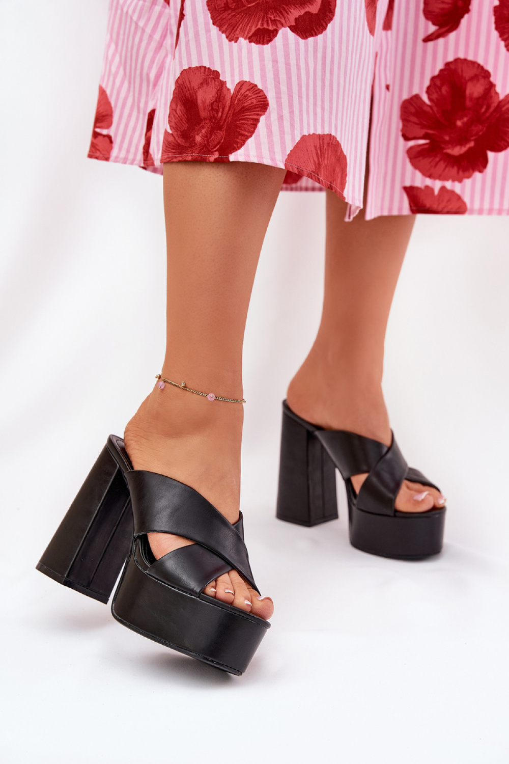 1074897 Flip-flops model 211957 Step in style