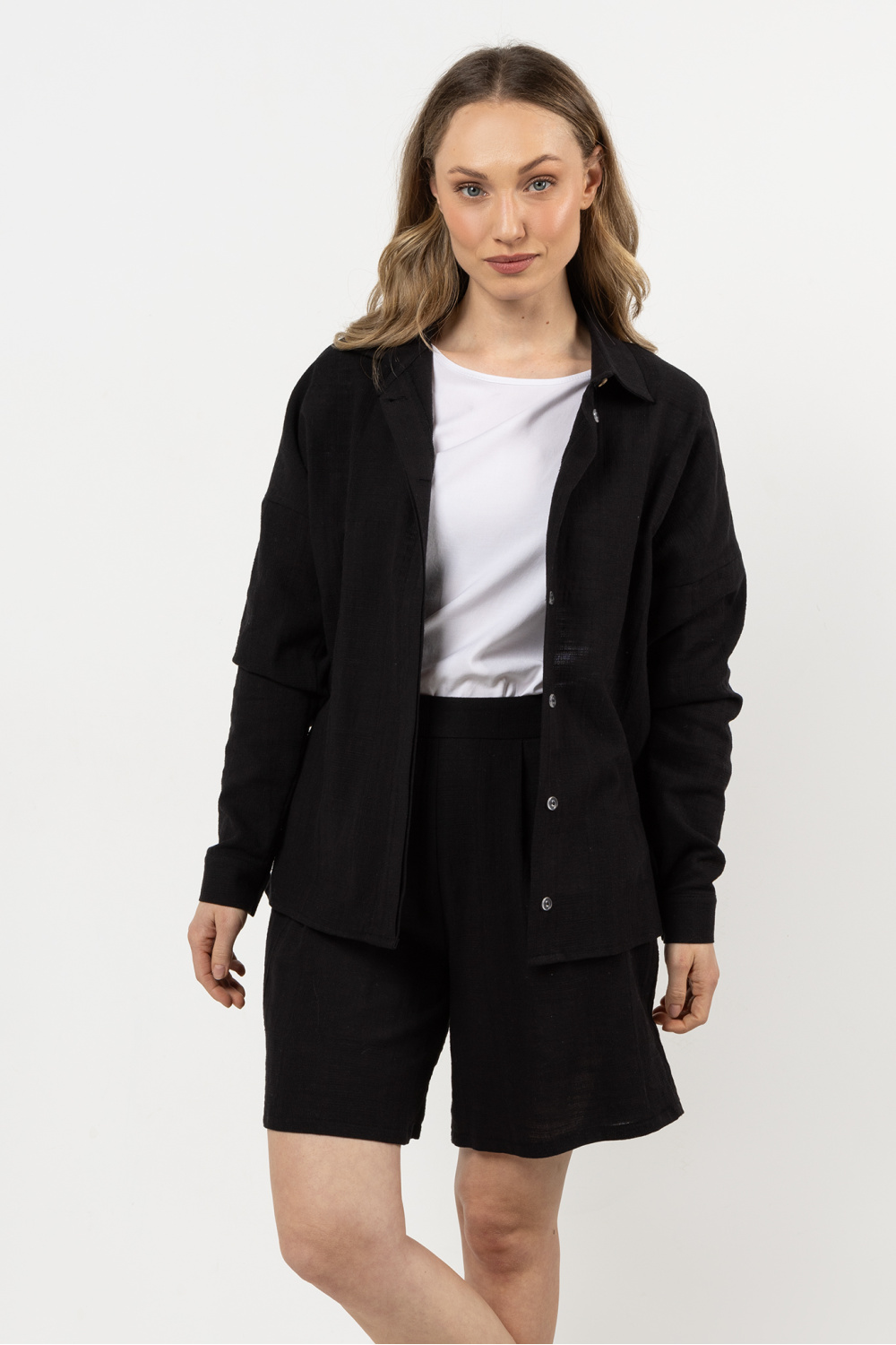 1075558 Long sleeve shirt model 212190 awama