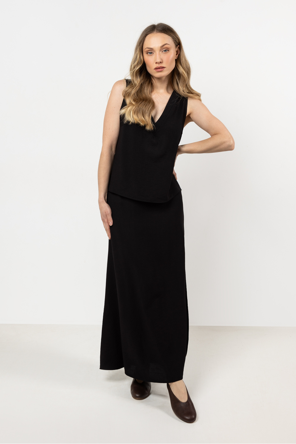 1075618 Long skirt model 212209 awama