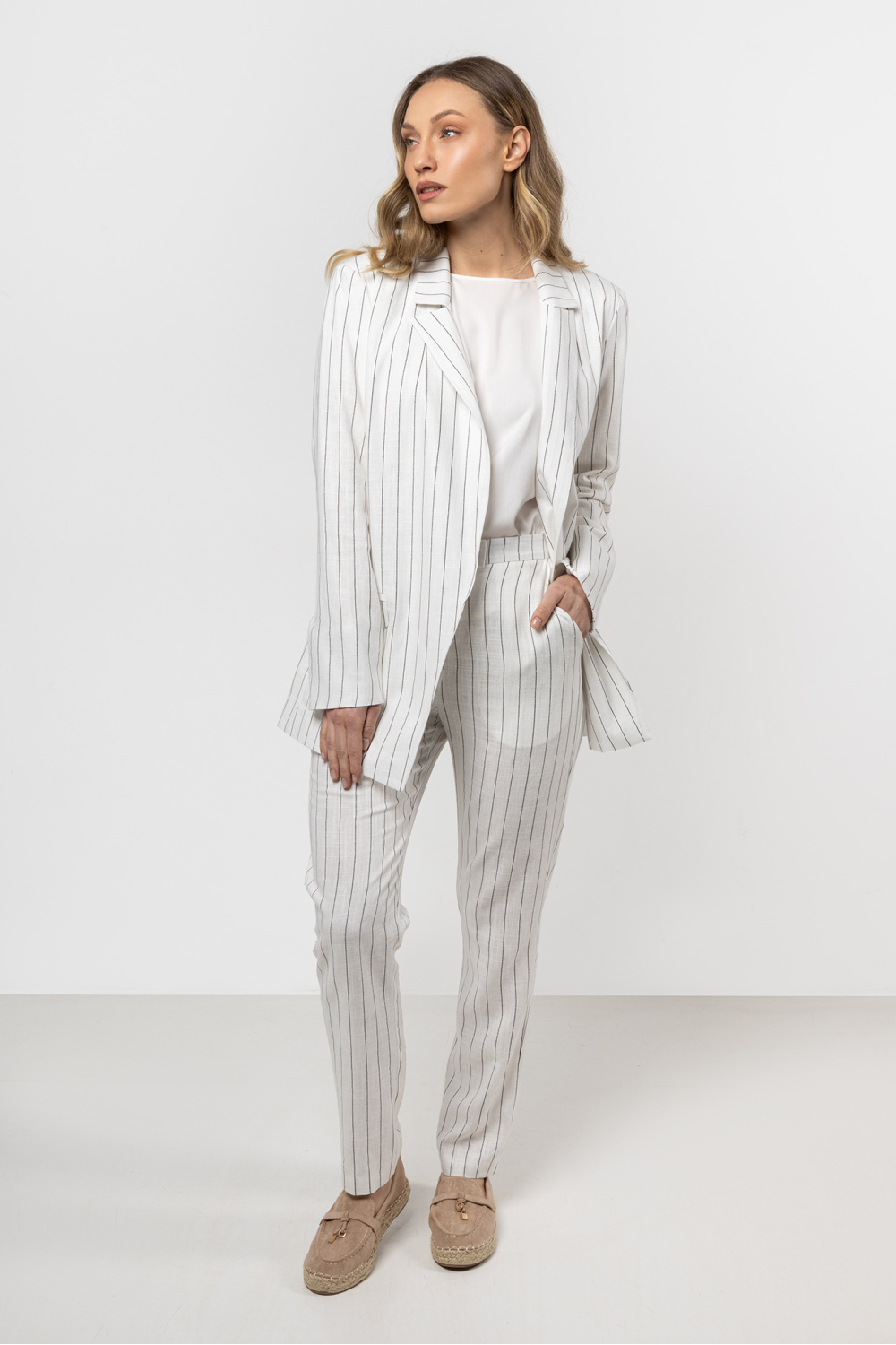 1075751 Women trousers model 212251 awama