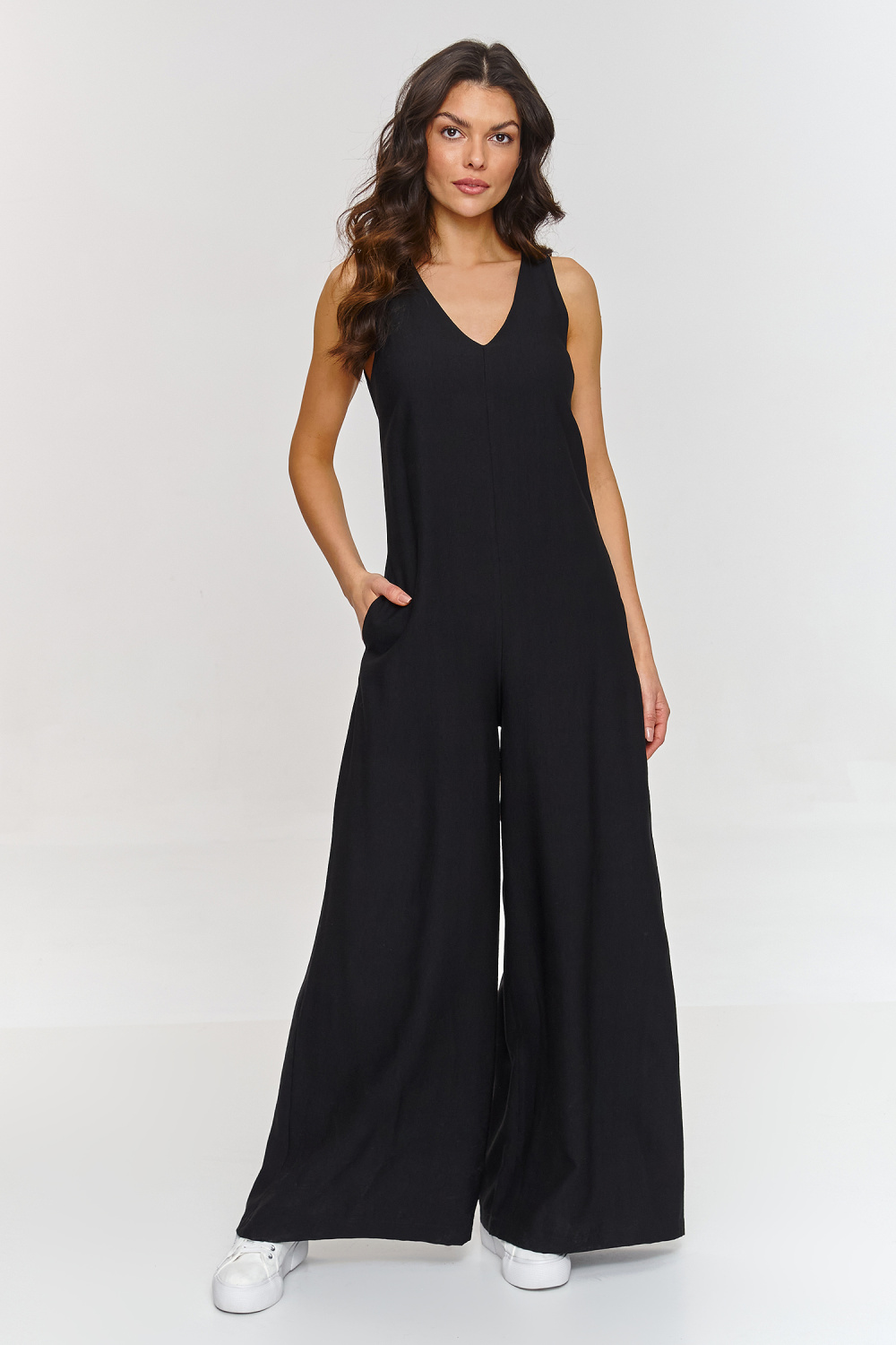 1076175 Suit model 212407 Makadamia