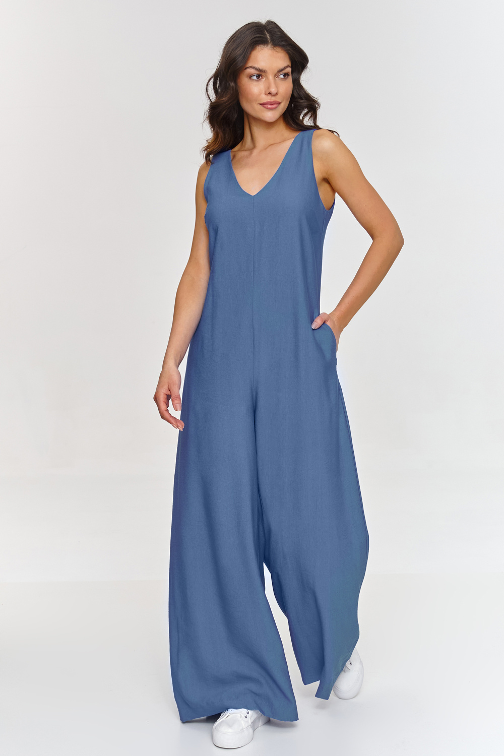 1076177 Suit model 212408 Makadamia