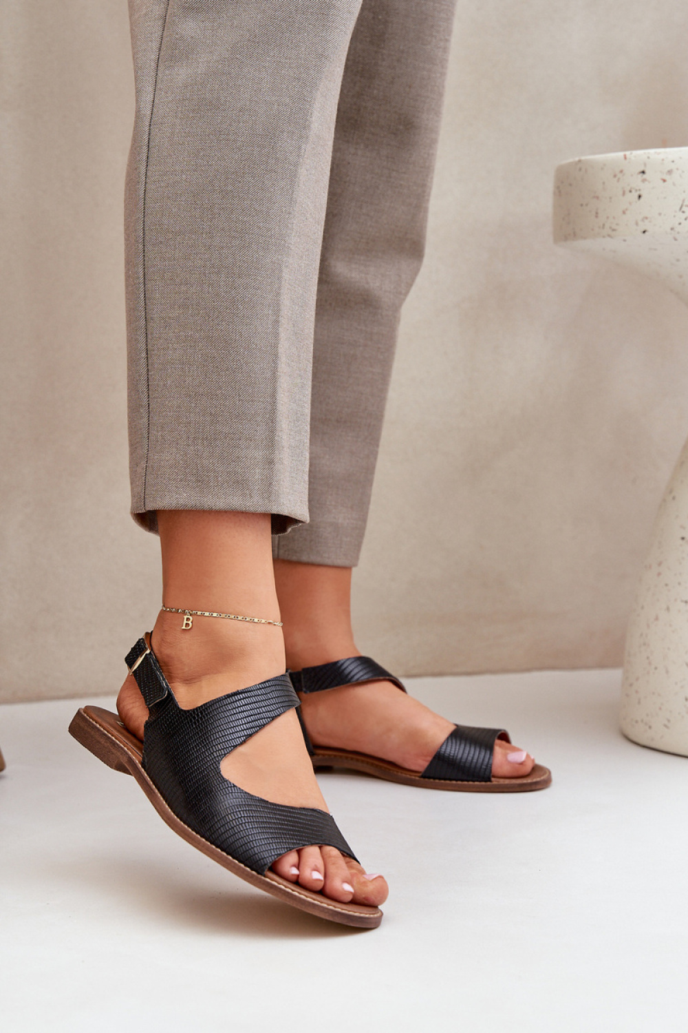 1076706 Sandals model 212586 Step in style