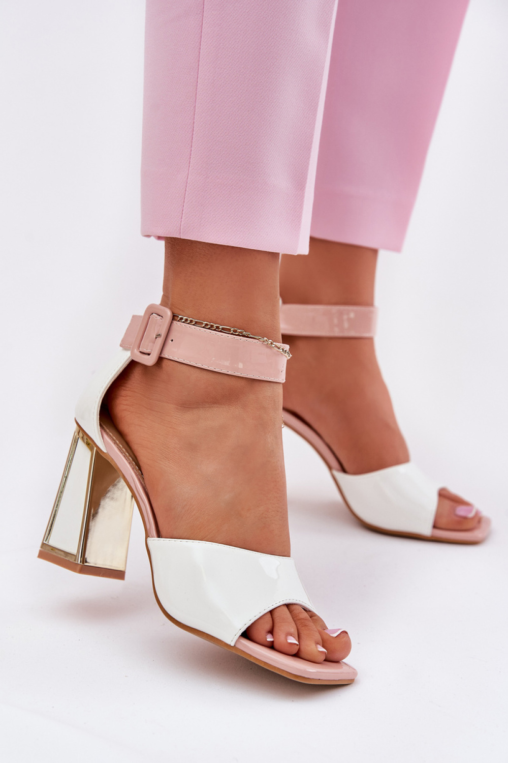 1077378 Heel sandals model 212823 Step in style