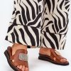 1077555 Buskin model 212888 Step in style