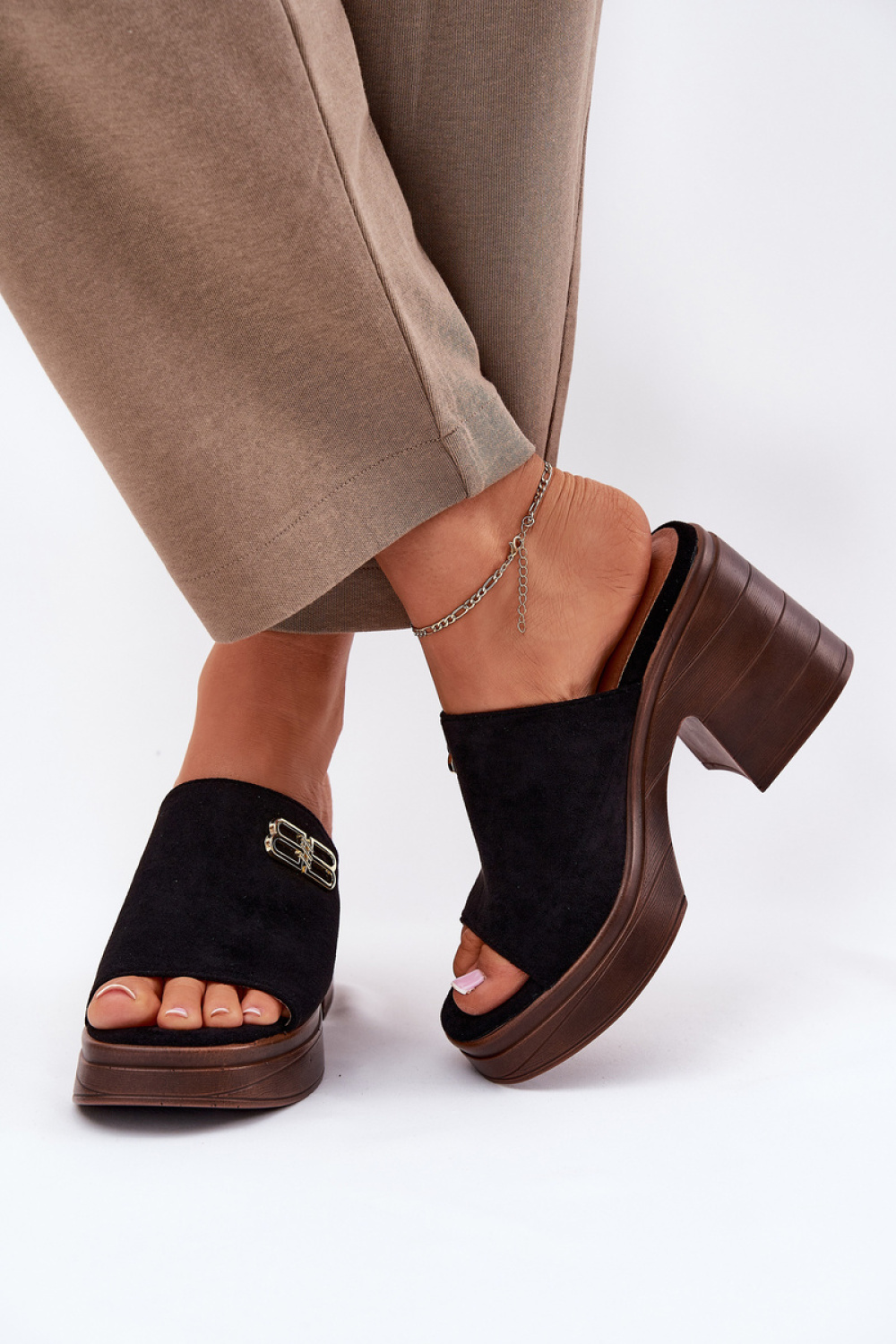 1077924 Heeled sandals model 213037 Step in style