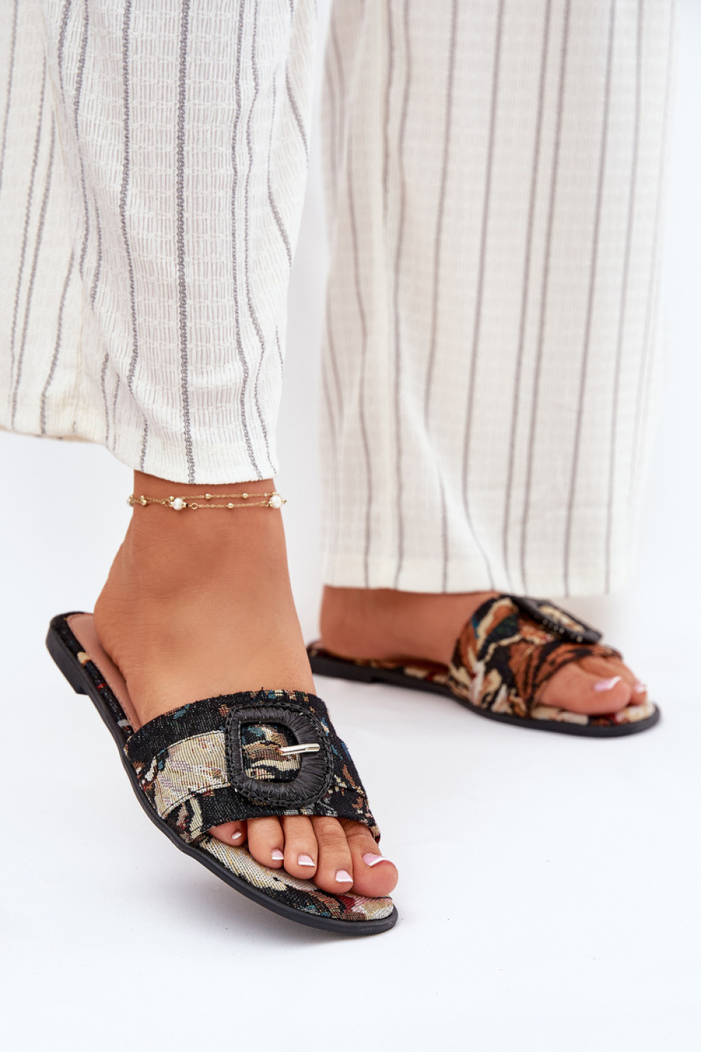 1080772 Flip-flops model 213964 Step in style