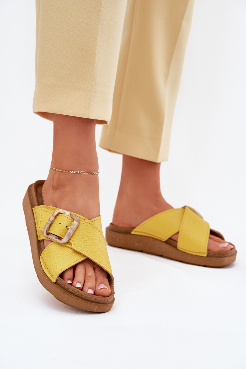 1083278 Flip-flops model 214737 Step in style