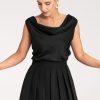 Short skirt model 214841 Figl