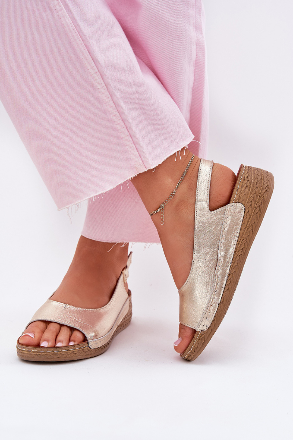 1084280 Buskin model 215019 Step in style