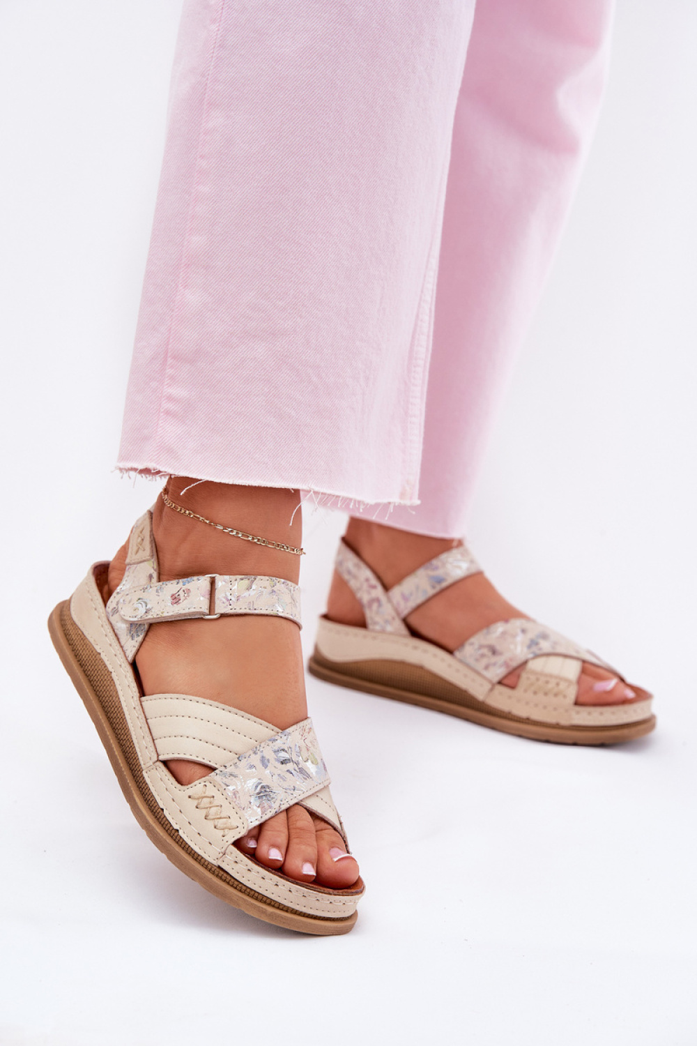 1084283 Sandals model 215020 Step in style