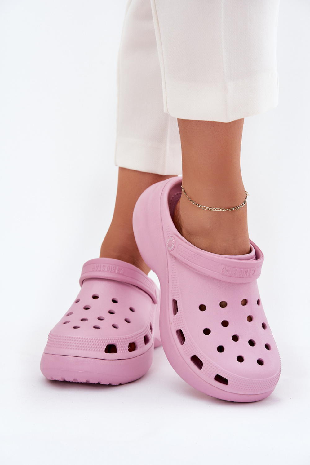 1087183 Flip-flops model 215959 Step in style