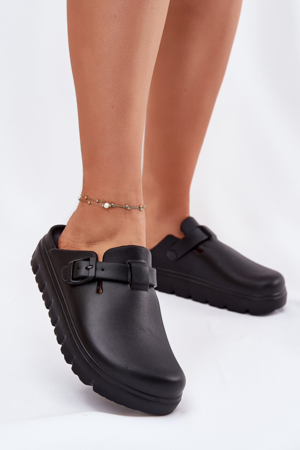 1087222 Flip-flops model 215972 Step in style