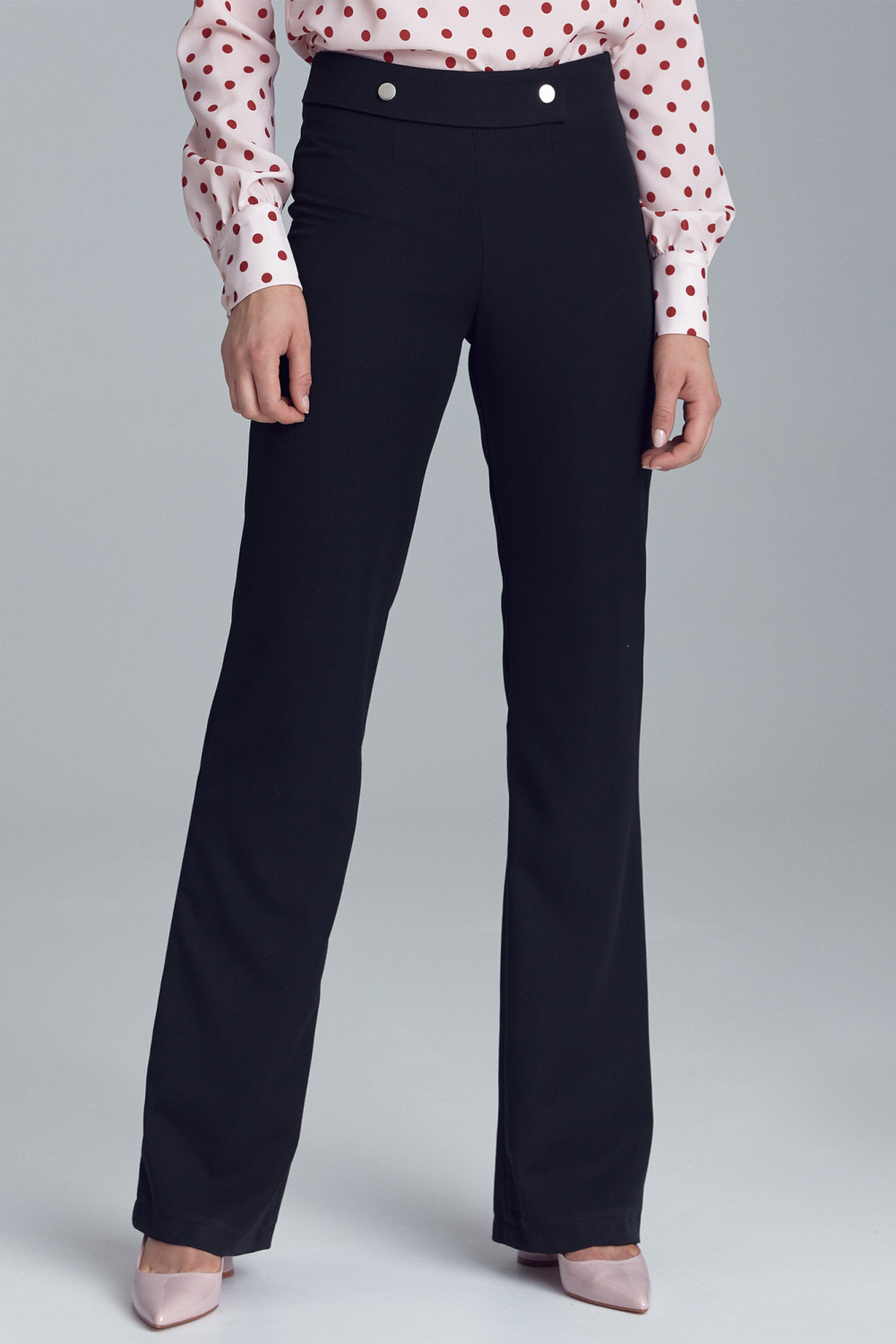 1089928 Women trousers model 216901 Nife