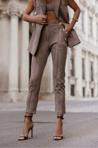 1095059 Women trousers model 218575 LaBalancia