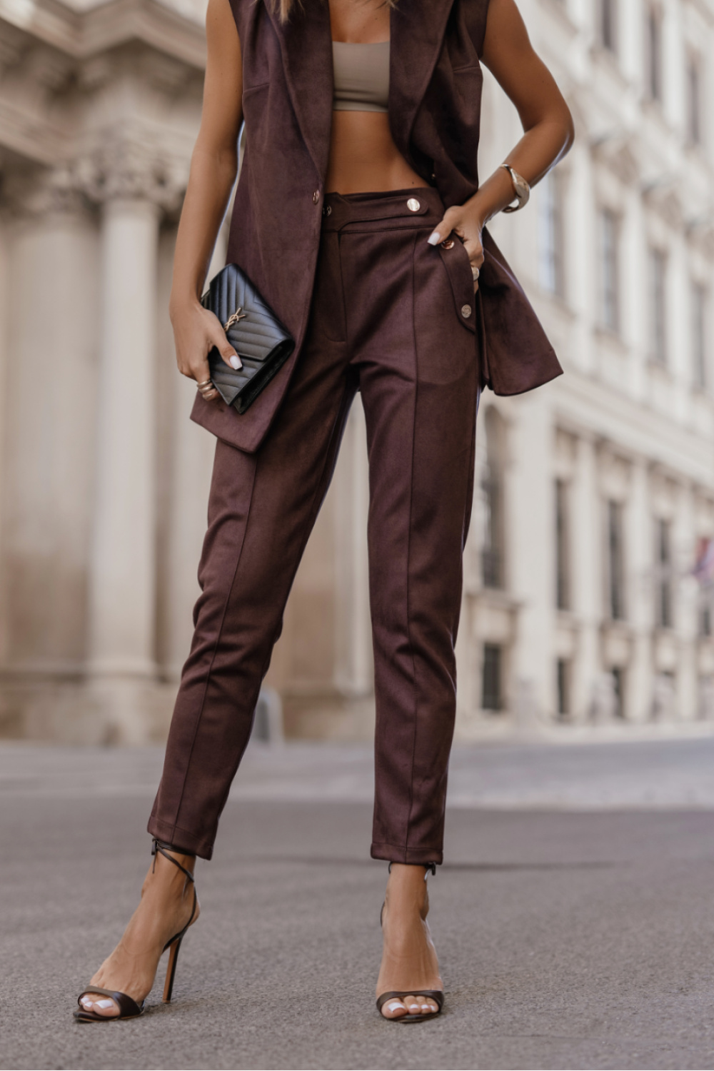 1095063 Women trousers model 218577 LaBalancia