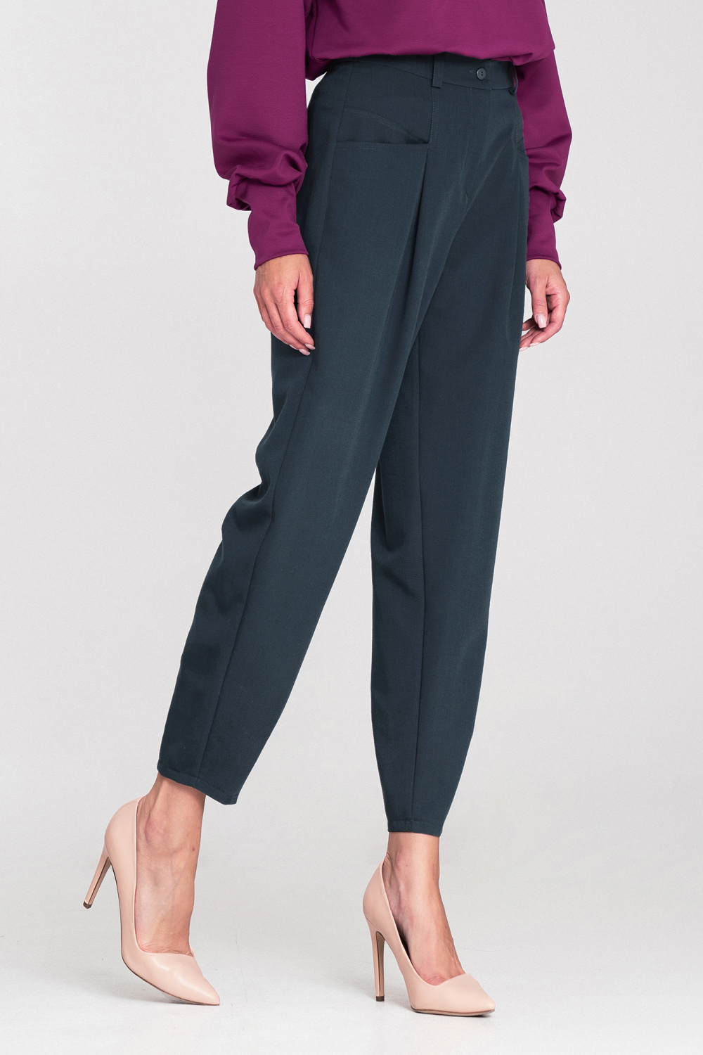 1096010 Women trousers model 218896 Nife