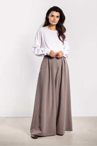 1096254 Women trousers model 218986 awama