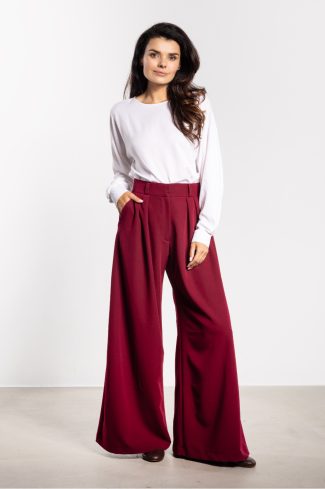 1096257 Women trousers model 218987 awama