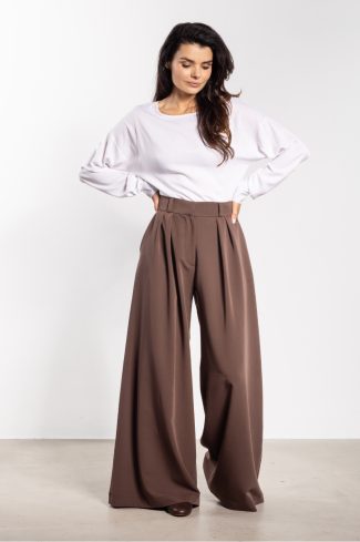 1096260 Women trousers model 218988 awama
