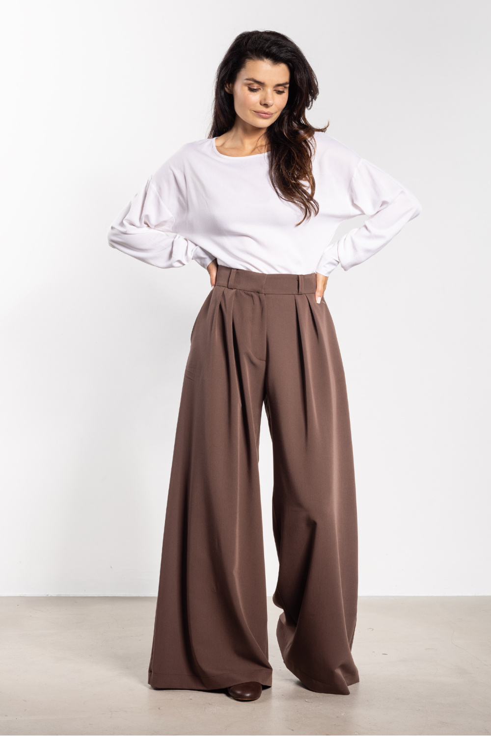 1096260 Women trousers model 218988 awama