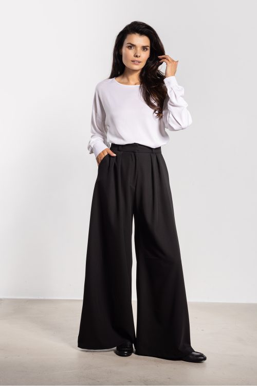1096263 Women trousers model 218989 awama